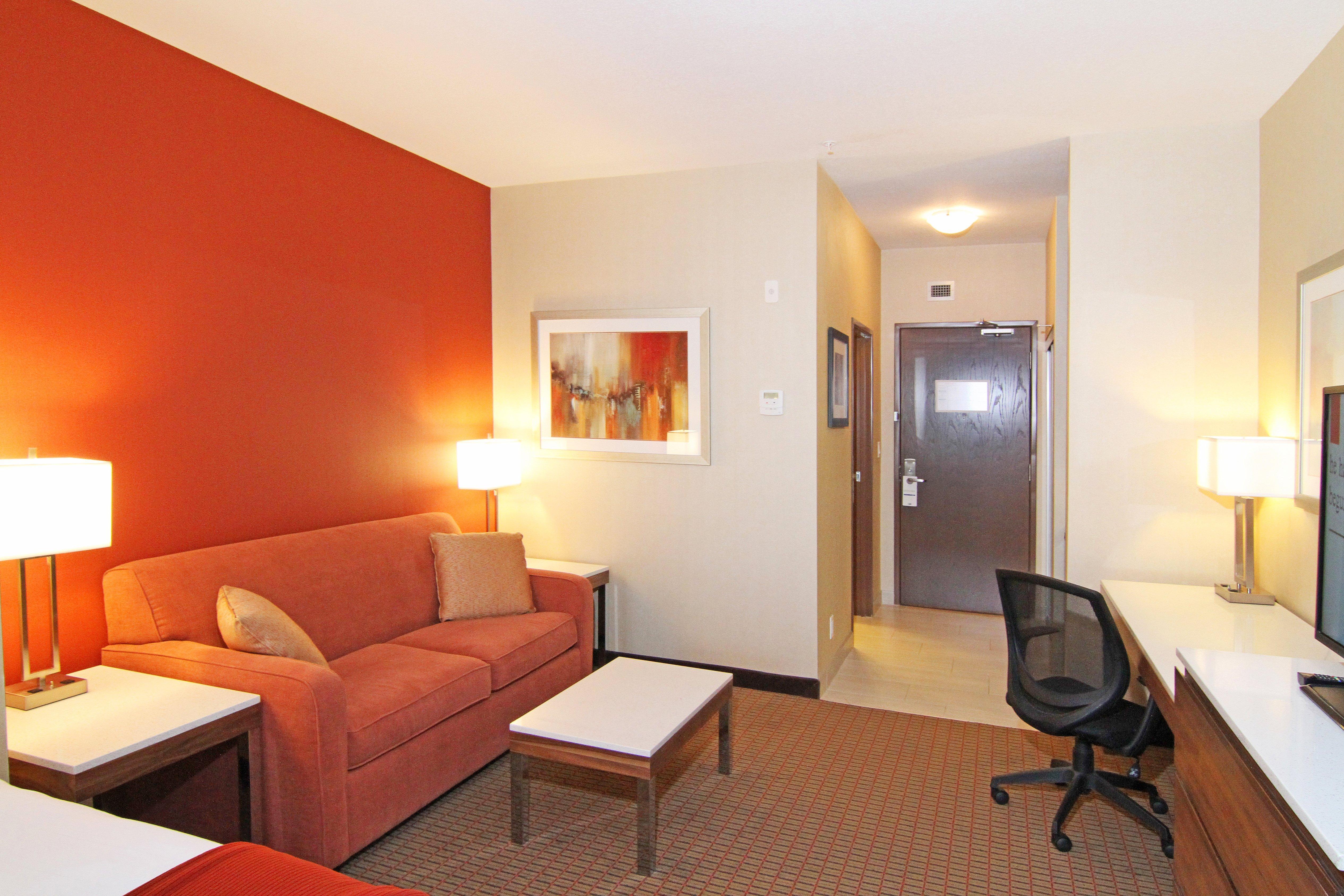 Holiday Inn Express And Suites Calgary University By Ihg Exterior photo