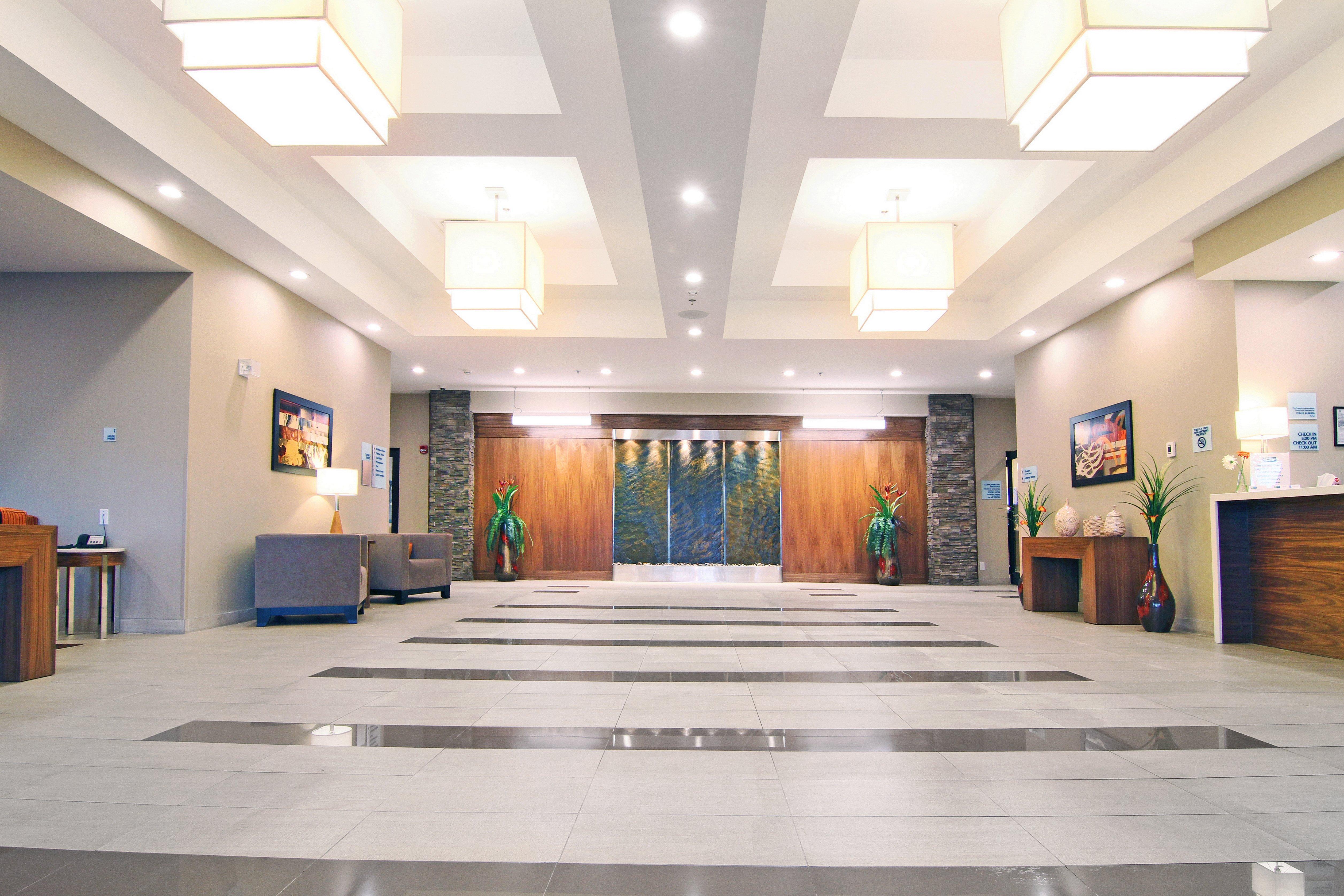 Holiday Inn Express And Suites Calgary University By Ihg Exterior photo