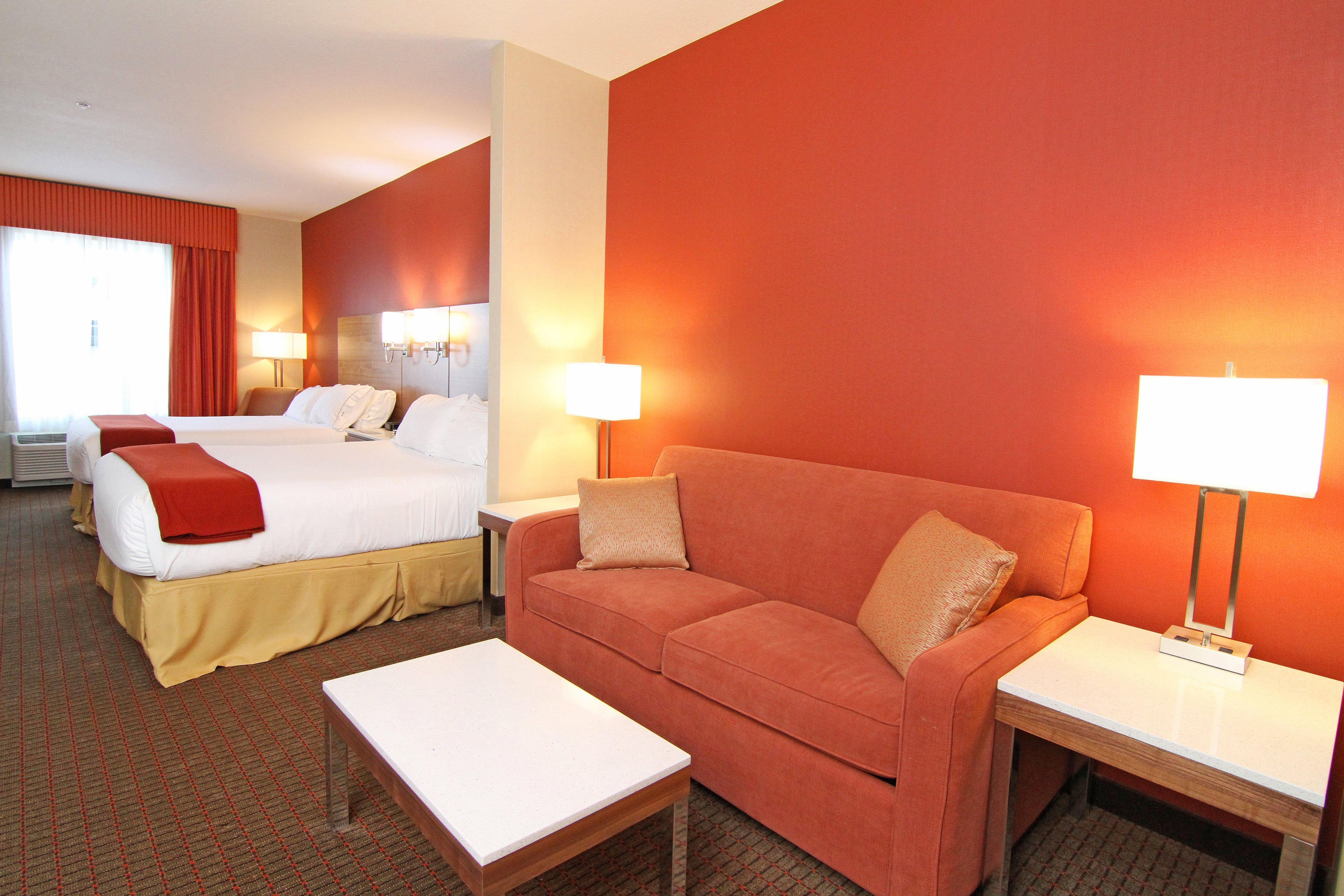 Holiday Inn Express And Suites Calgary University By Ihg Exterior photo