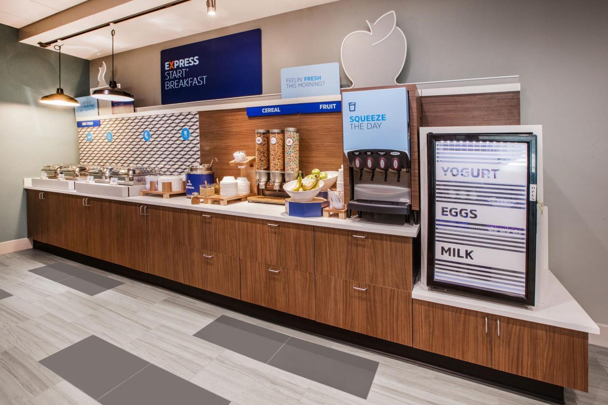 Holiday Inn Express And Suites Calgary University By Ihg Exterior photo